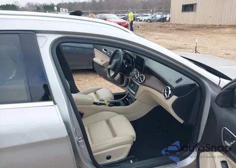 2018 Mercedes-Benz Gla 250 4Matic z USA, uszkodzony, nr VIN WDCTG4GB5JJ531319